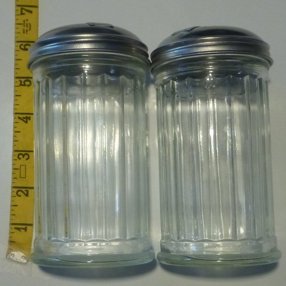 Vintage Dispenser/Shaker Ribbed Glass Chrome Top Restaurant Diner Style - Picture 1 of 4